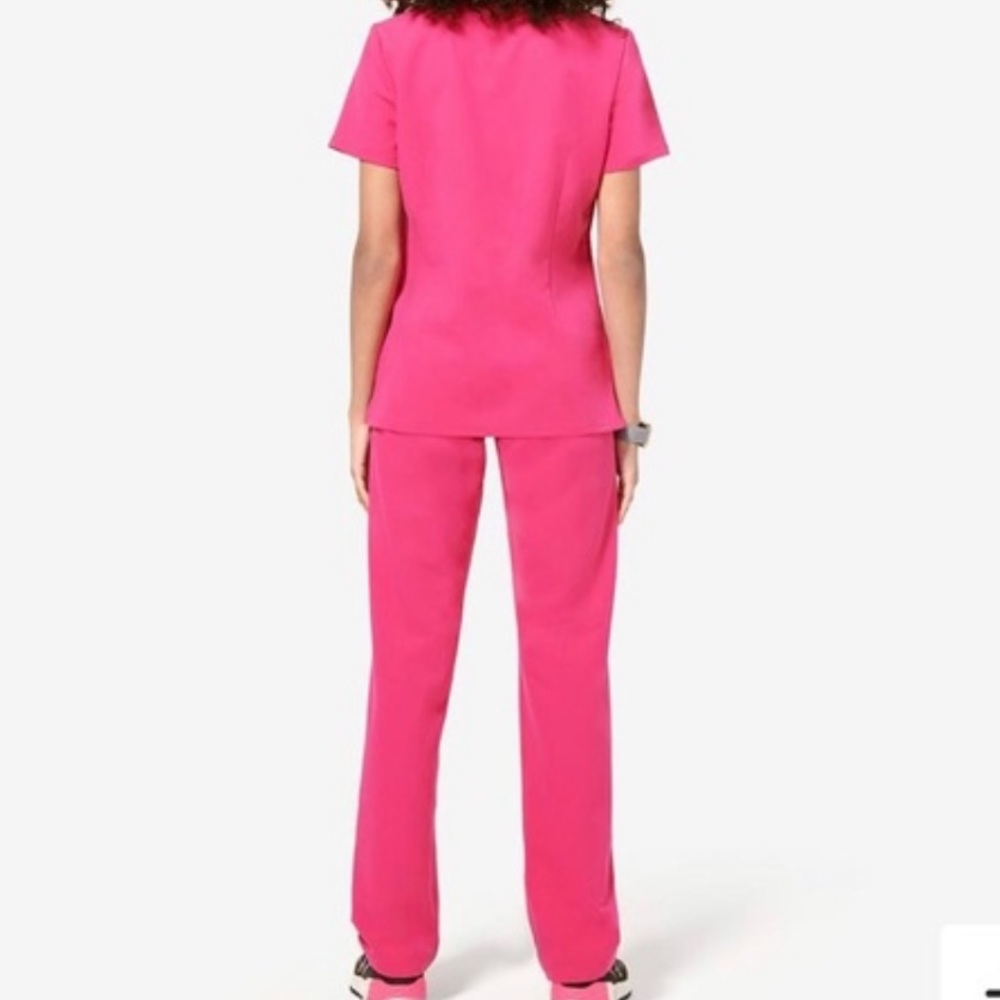 Figs RARE ELECTRIC PINK scrub set - Picture 2 of 7